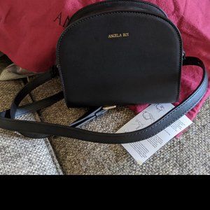 Angela Roi Luna Crossbody Black Gold Zip Bag - NEW